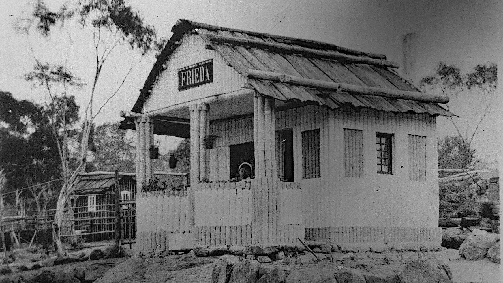 Hut-made-from-thousands-of-clay-filled-jam-and-milk-tins
